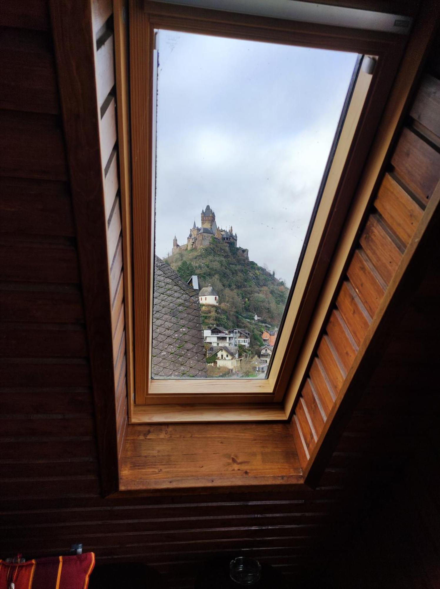 Panorama Oase Ferienwohnung Mit Blick Auf Mosel Und Reichsburg 科赫姆 外观 照片